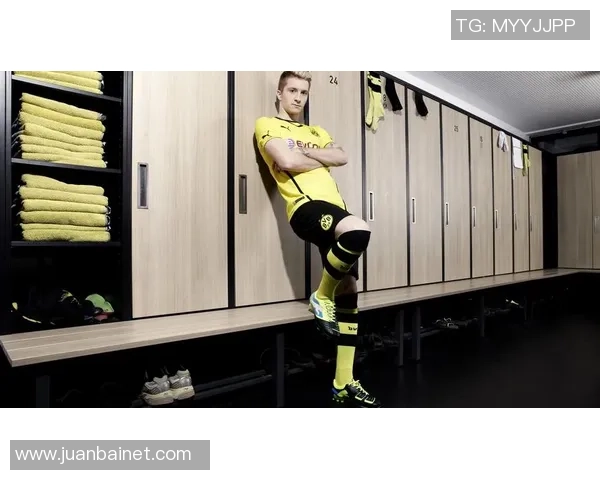 足球明星之间的亲密关系揭秘与互动分析图解